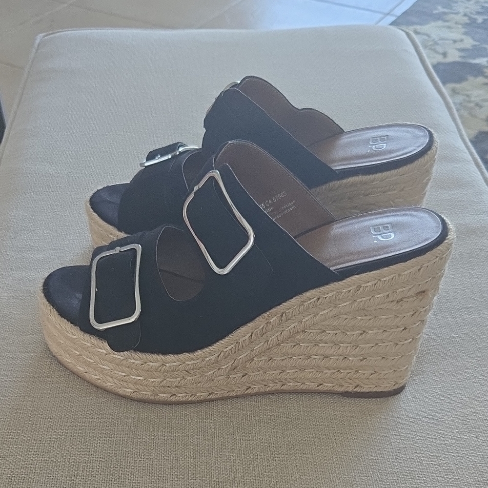 BP Black and Tan Wedges with Stylish Comfort